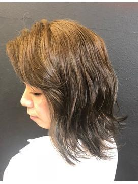 新井 裕美のスタイル画像