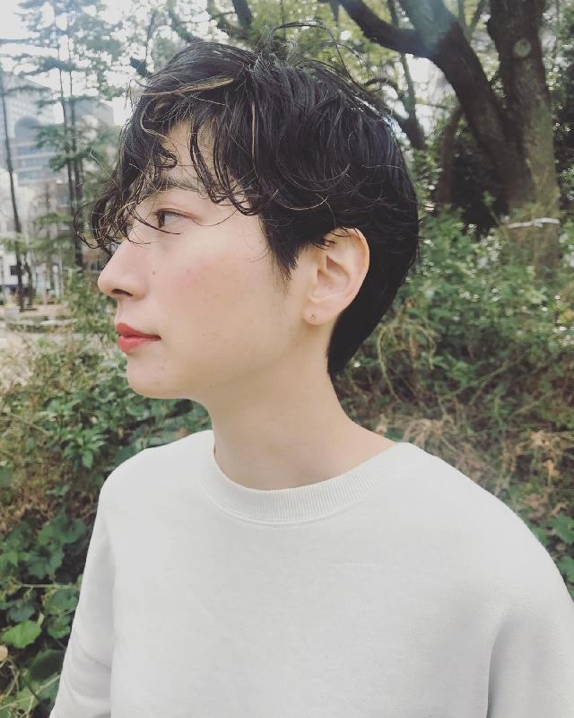 小野原　真祐のスタイル画像