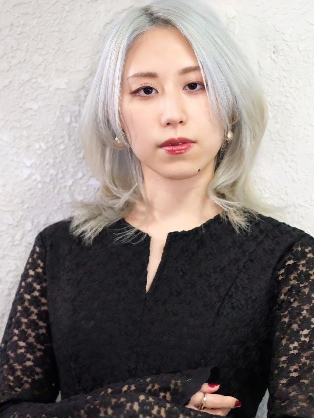 坂内忍のスタイル画像