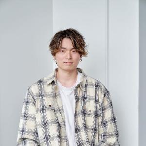 山下　輝